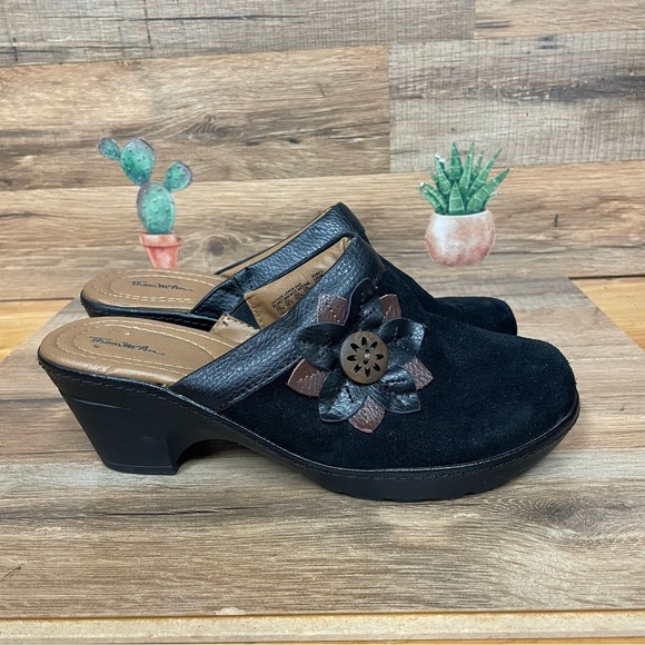 Thom McAn Women's Carine Black Suede Clogs Leather Flower 7.5 wide boho hippie - Picture 1 of 8